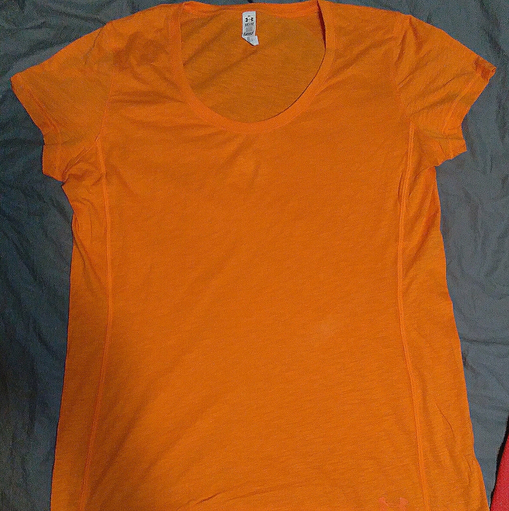Under armor tee NWOT